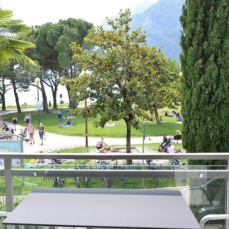 Terrazza Sul Lago Ρίβα ντελ Γκάρντα Εξωτερικό φωτογραφία