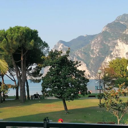 Terrazza Sul Lago Ρίβα ντελ Γκάρντα Εξωτερικό φωτογραφία