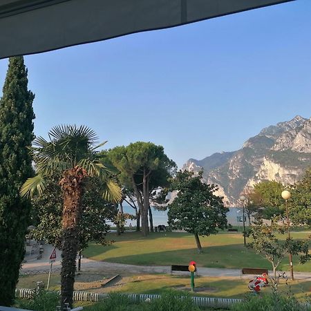 Terrazza Sul Lago Ρίβα ντελ Γκάρντα Εξωτερικό φωτογραφία