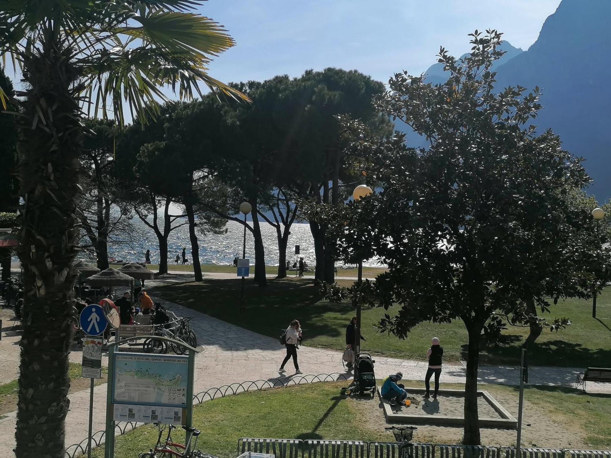Terrazza Sul Lago Ρίβα ντελ Γκάρντα Εξωτερικό φωτογραφία